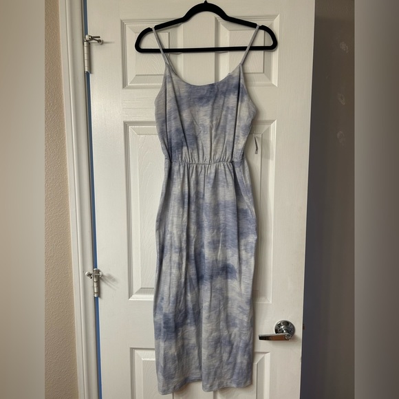 Old Navy Dresses & Skirts - Old Navy Spaghetti Strap Midi Dress